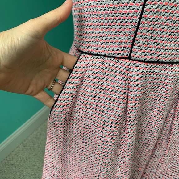 Banana Republic Fitted Dress - Picture 6 of 12